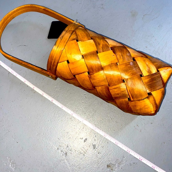 Primitive Handmade Basket With Handle And Chalk Tag - Picture 9 of 10